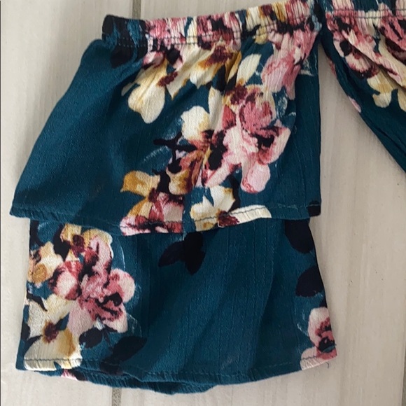 Blue Blush Floral Off the Shoulder Crop Top NWOT - Picture 4 of 5